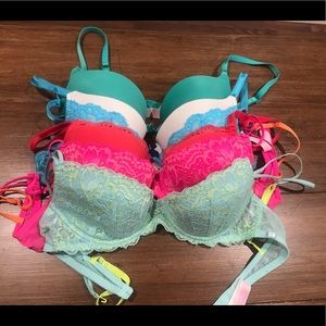Five gorgeous Victoria’s Secret bras.